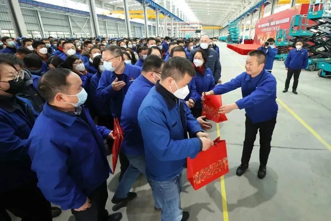 莫道君行早，更有早行人！江南游戏智能癸卯兔年开工大吉