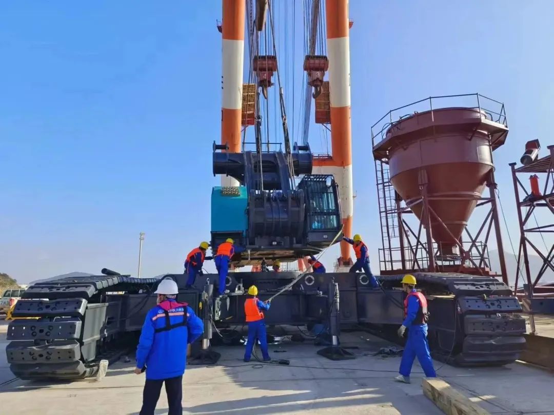 首桩开钻！江南游戏智能超级旋挖实力助建世界最大跨度公铁两用大桥