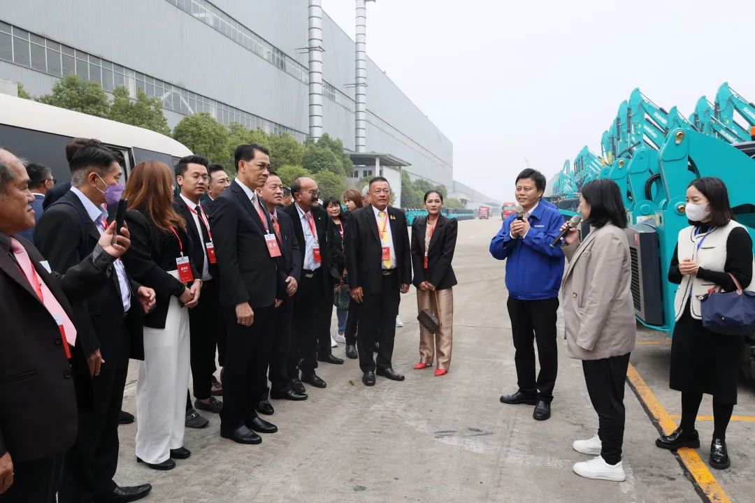 泰国代表团到访江南游戏智能