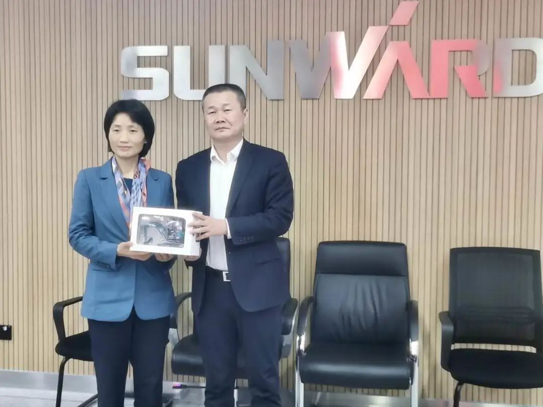 湖南省贸促会考察调研江南游戏智能