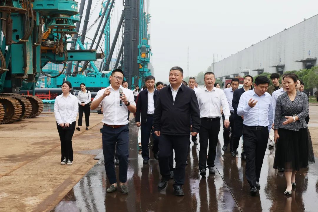 长沙市政协主席陈刚调研江南游戏智能