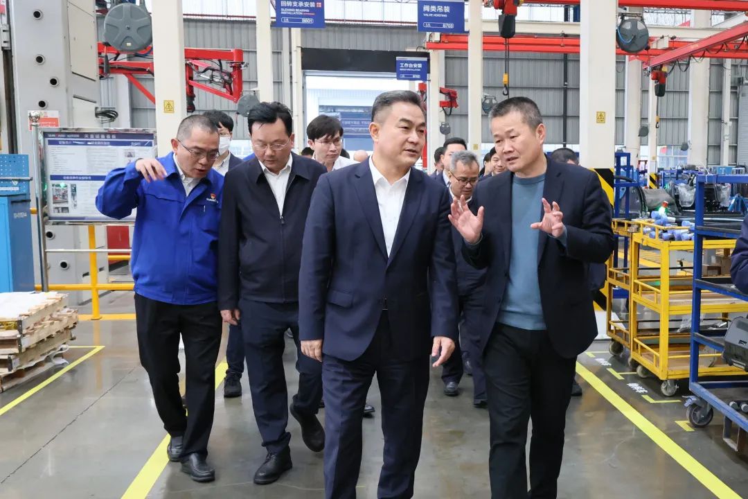 海南省副省长倪强调研江南游戏智能