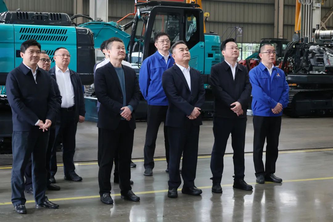 海南省副省长倪强调研江南游戏智能