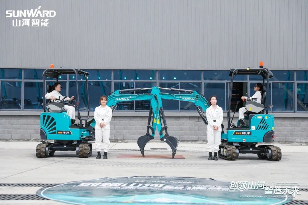 精品出击、互动不断!江南游戏智能F系列挖掘机闪耀长沙展