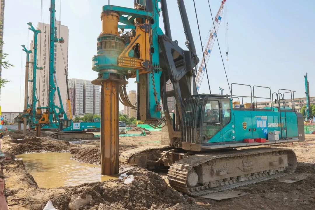 闪耀首都！江南游戏智能旋挖钻机集群助力民生工程