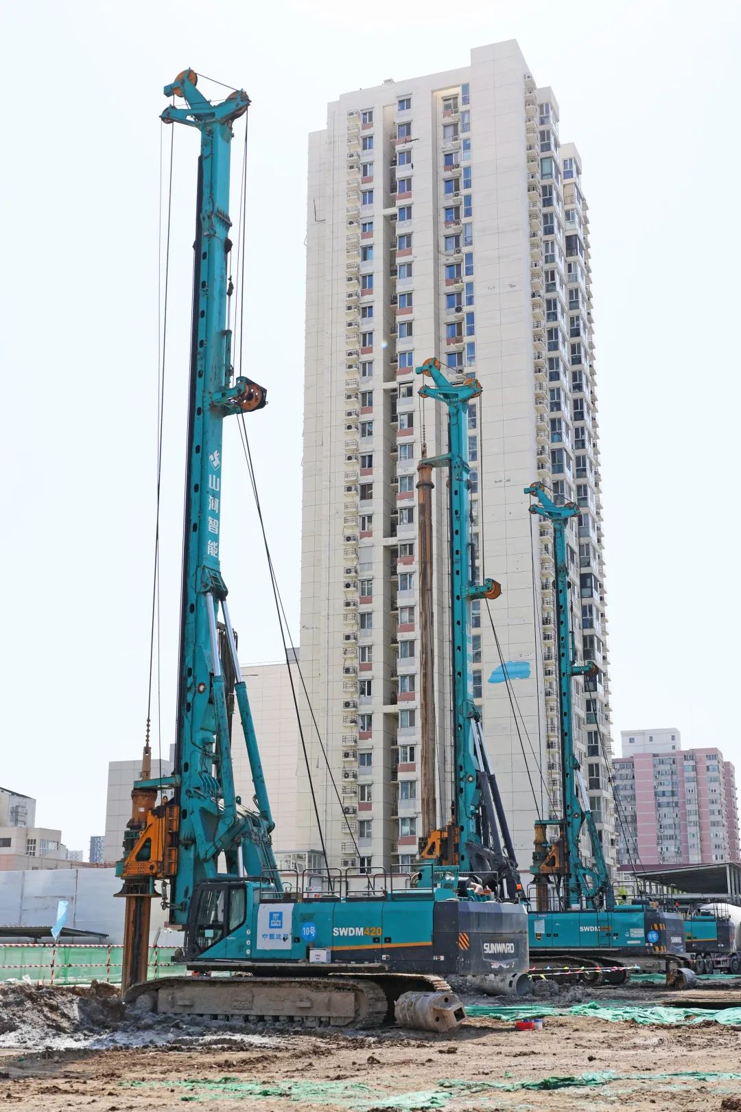 闪耀首都！江南游戏智能旋挖钻机集群助力民生工程