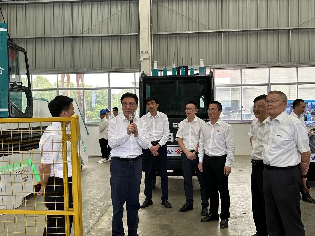 中国联通集团副总经理梁宝俊到访江南游戏智能