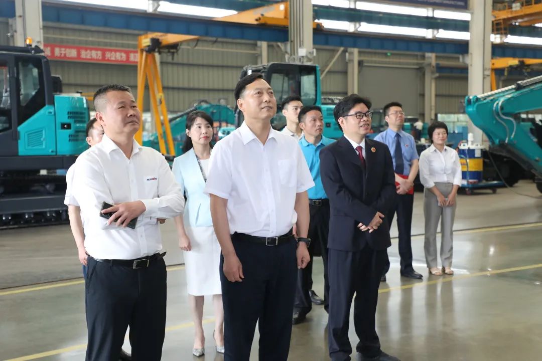 长沙市人民检察院党组书记、检察长余湘文调研江南游戏智能