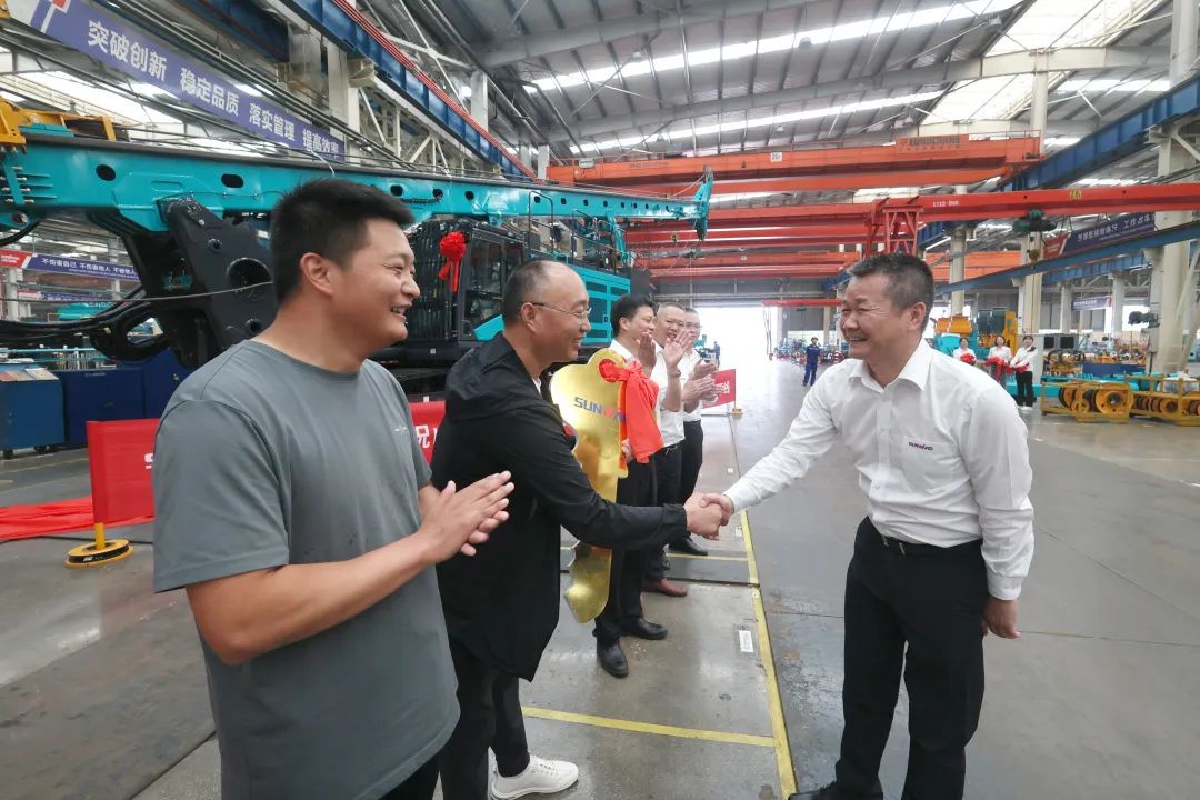 助力“双碳”、绿动未来！江南游戏智能增程式电动旋挖钻机、液压混合动力旋挖钻机齐交付