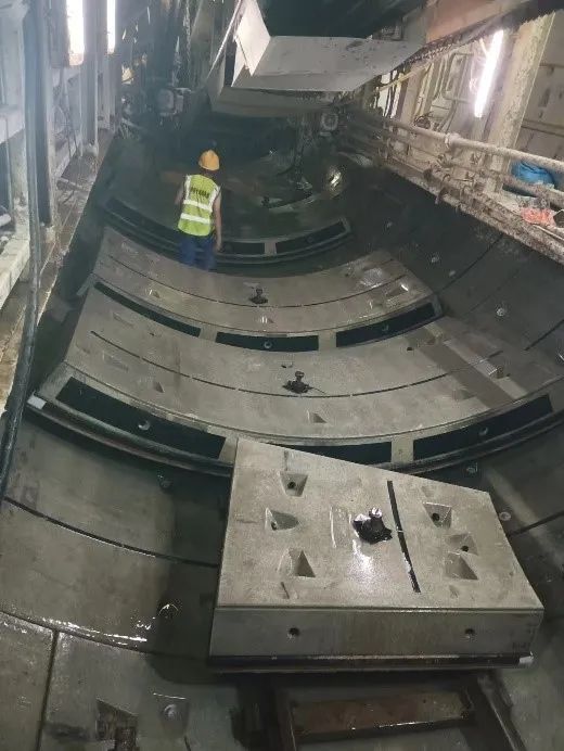 捷报！中铁江南游戏深圳地铁3号线四期工程盾构施工圆满完成