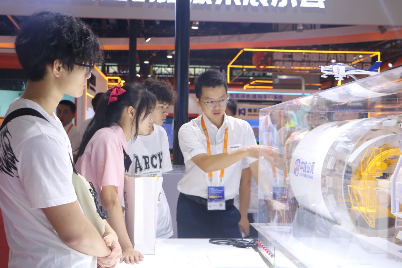 中铁江南游戏亮相首届广州大湾区国际轨道交通产业发展论坛暨展览会