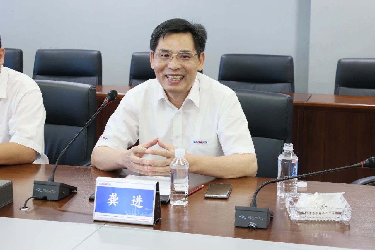 永青科技集团董事长胡晓东带队到访江南游戏智能