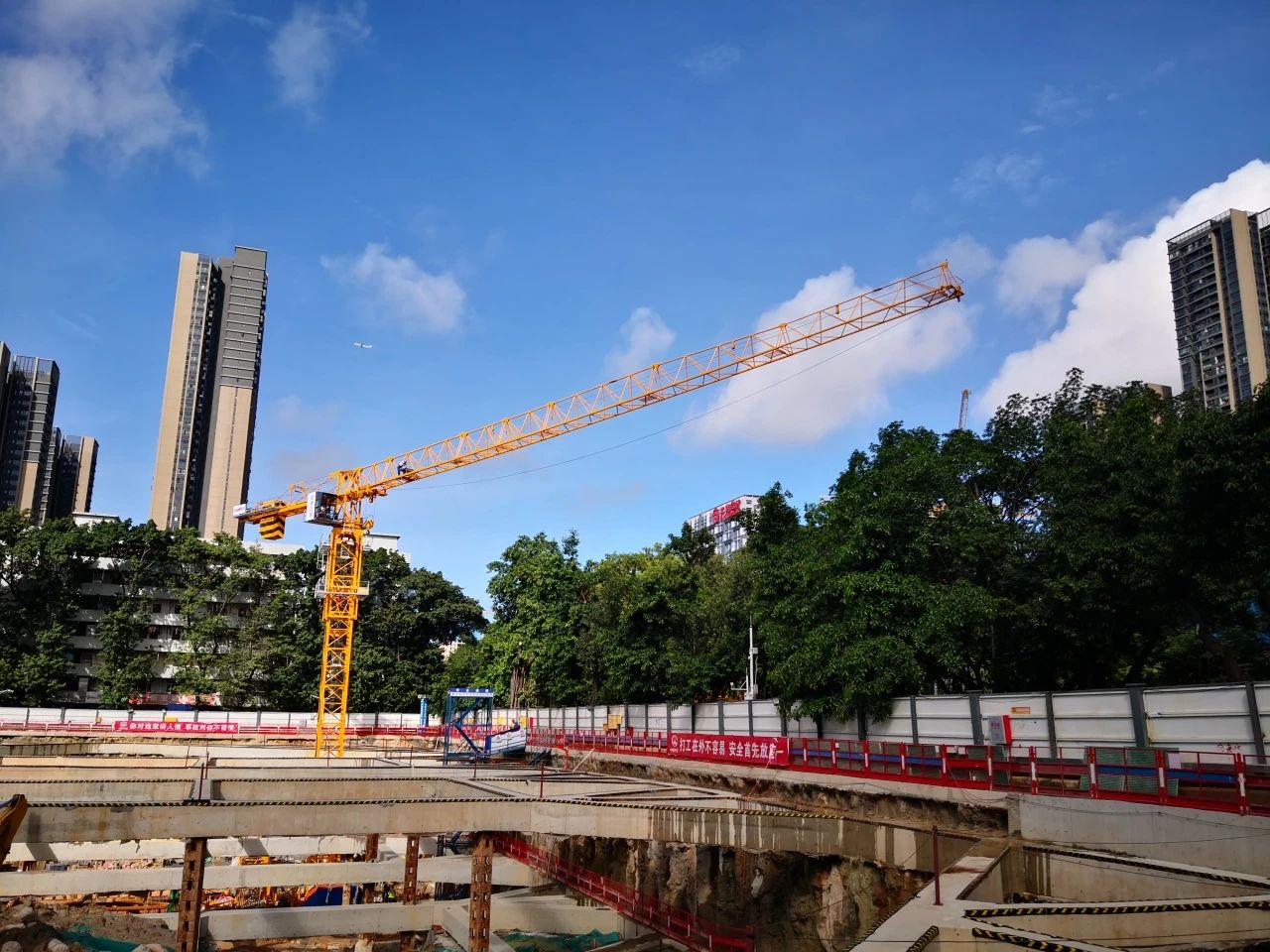 进军深圳市场!江南游戏江麓塔机为人才建好家