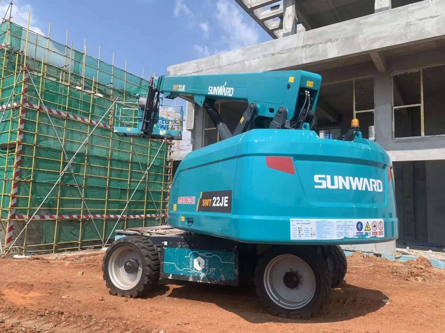 实力上新！江南游戏智能电动直臂高空作业平台进军华中市场