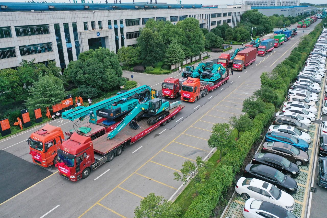 持续进军国际市场！江南游戏智能近百台设备集中发货
