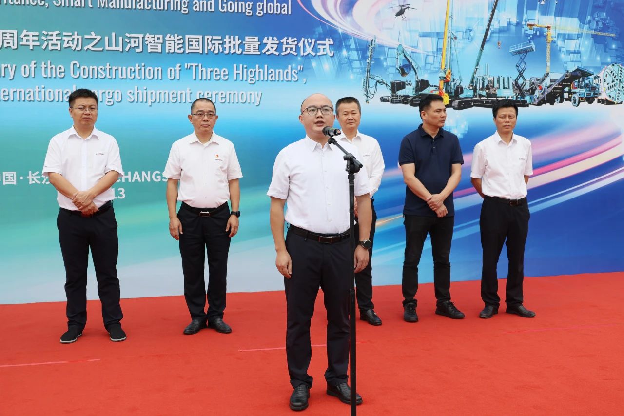 持续进军国际市场！江南游戏智能近百台设备集中发货