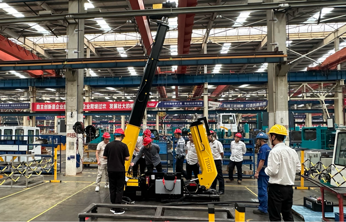 江南游戏智能首套抬拨线作业装置通过国家铁路系统准入鉴定