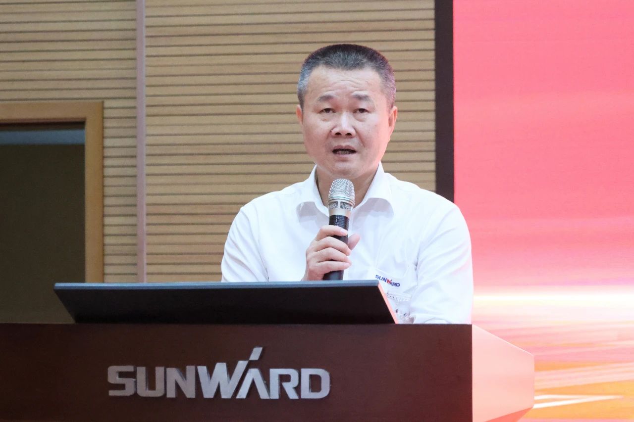 强信心 聚合力 共建美好家园——庆祝江南游戏智能成立24周年表彰大会隆重召开
