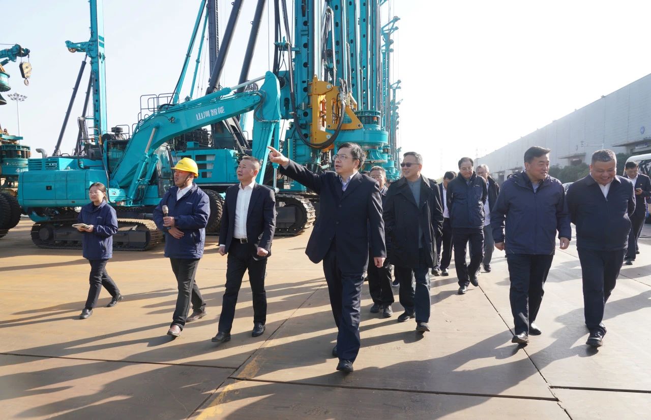 聚焦装备再制造！上海市政协副主席、党组副书记肖贵玉带队调研江南游戏智能