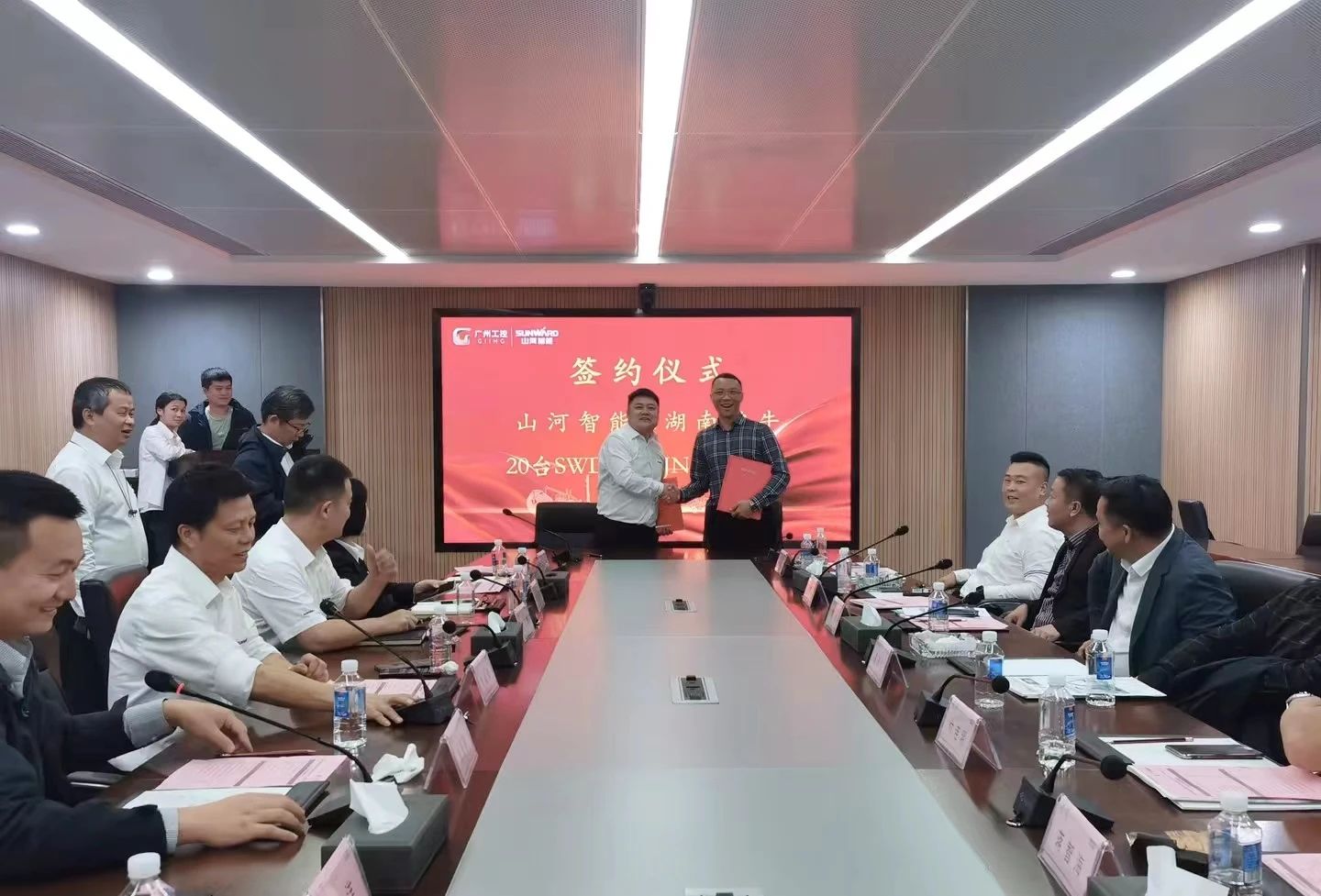 行业寒冬现暖阳！现场签购20台旋挖钻机，江南游戏智能携手湖南骏牛助力国家电网项目建设