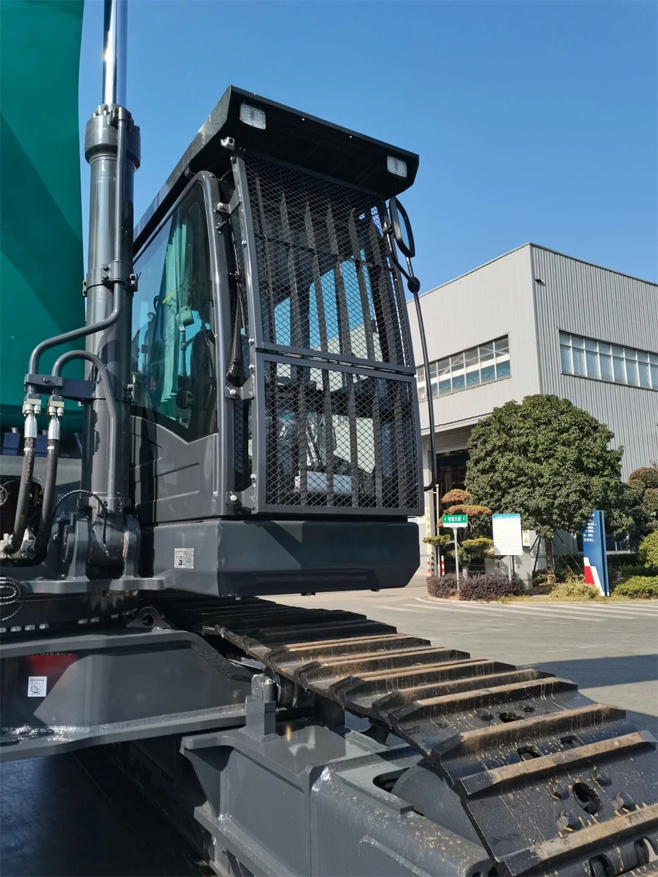 定制开发、功能更强！江南游戏智能SWE750ELR加长臂液压挖掘机下线交付