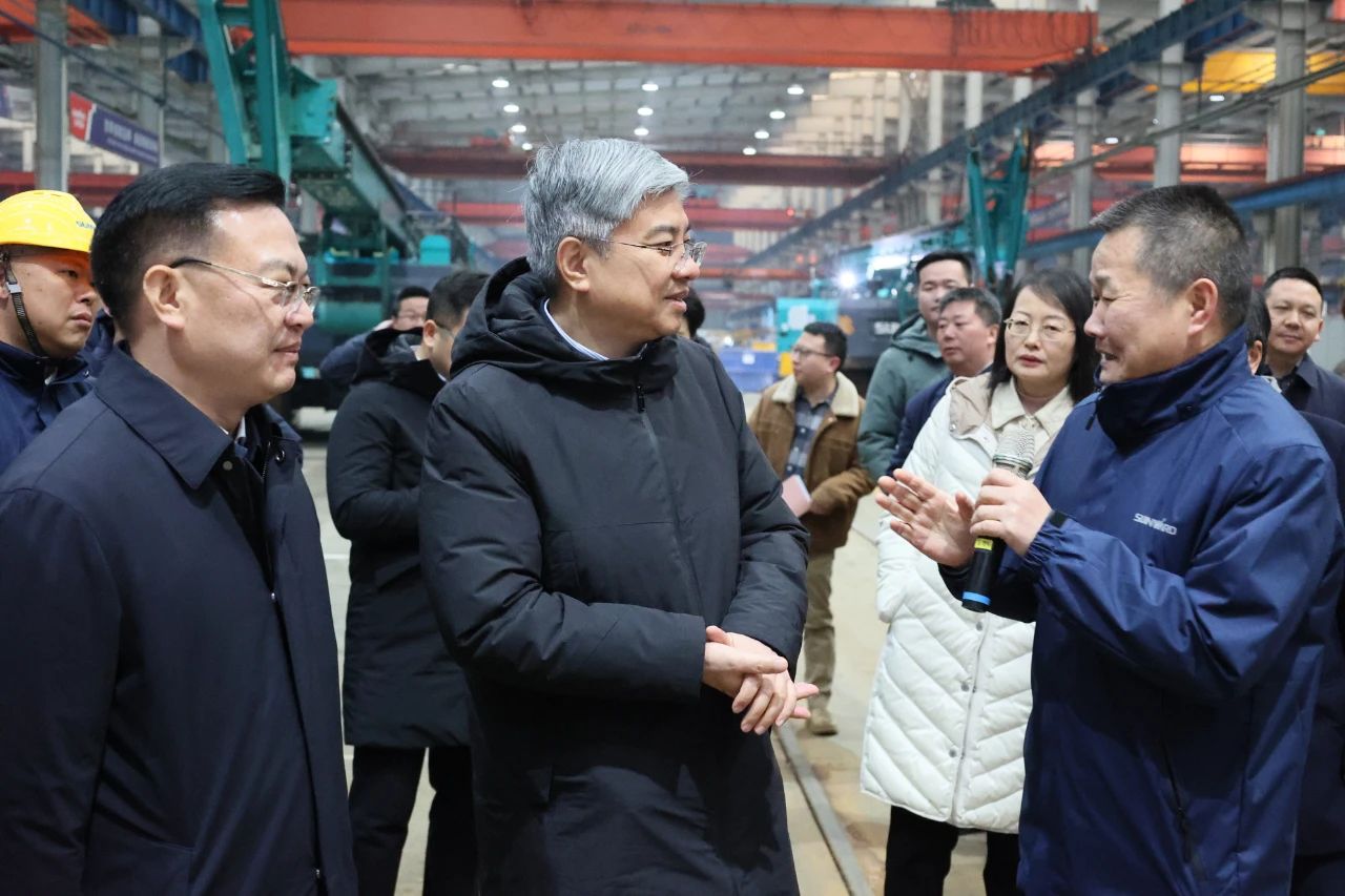商务部部长助理唐文弘调研江南游戏智能