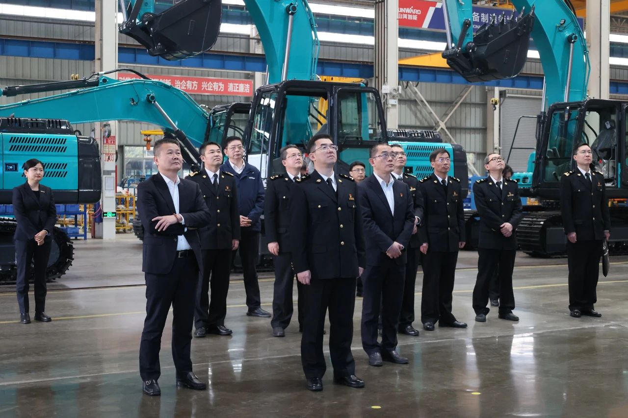 长沙海关党委书记、关长沈大为调研江南游戏智能