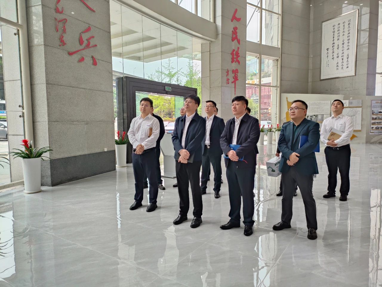 适应新形势，寻求新合作！江南游戏智能到访中铁二十三局