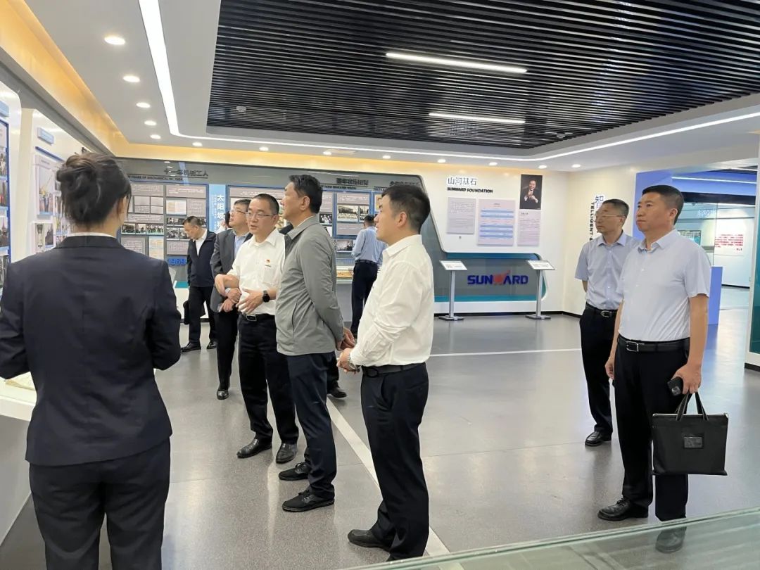 中煤平朔党委书记、董事长陈建一行调研江南游戏智能