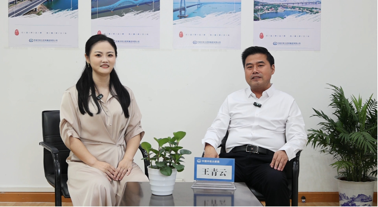 先导式创新，再推电动新品！江南游戏智能SWDM520EE增程式旋挖钻机推介会成功举办