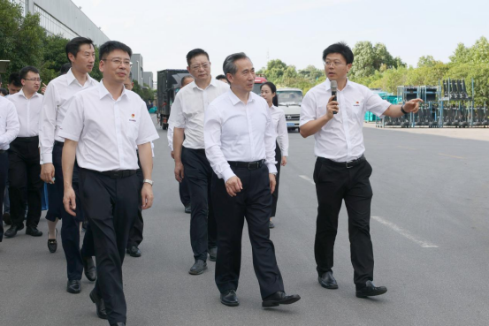 中国贸促会会长任鸿斌调研江南游戏智能