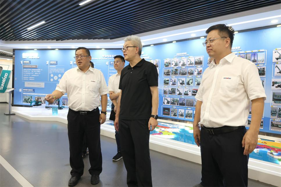 中国五矿工会主席、职工董事张晔到江南游戏智能调研交流
