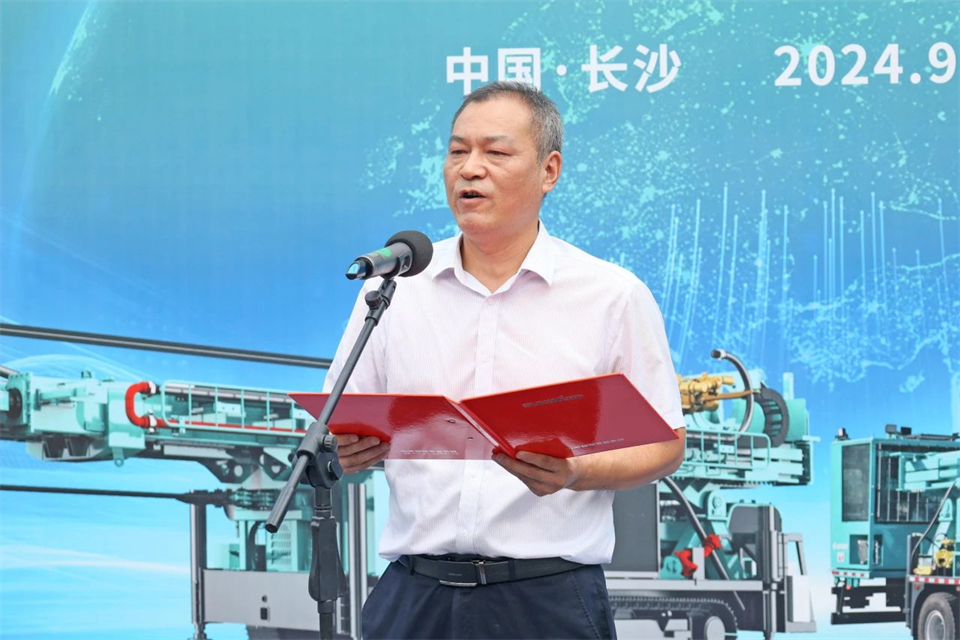 引领绿色科技新篇章！江南游戏智能新能源钻机成功交付