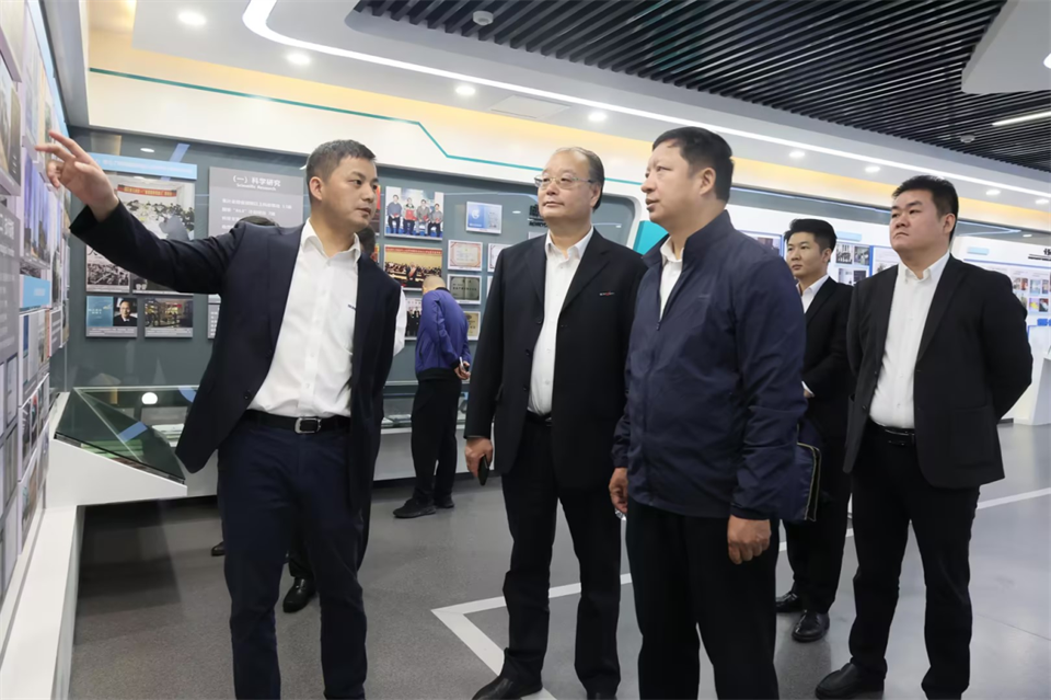 同船出海，共赢未来！中铁九局副总经理刘峻峰一行到访江南游戏智能