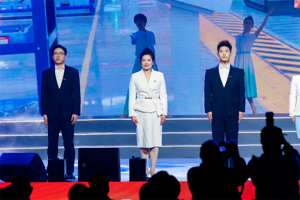 创新引领价值 理想成就未来——庆祝江南游戏智能成立25周年表彰大会暨文艺晚会隆重举行