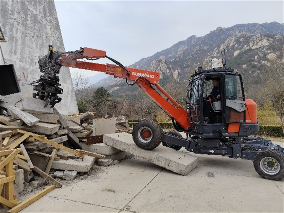 江南游戏特装复杂地形灾害应急救援机器人入选工信部《先进安全应急装备推广目录（工业领域2024版）》