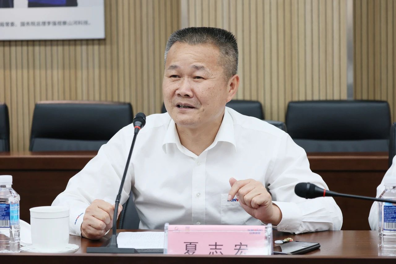 天能控股集团党委书记、董事长张天任率队到访江南游戏智能