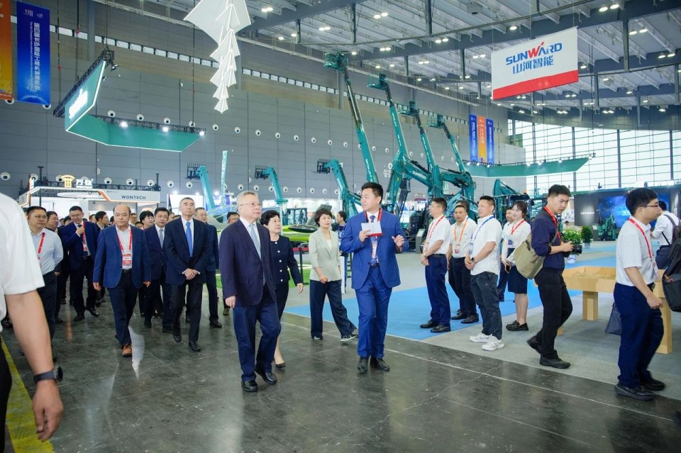 2025 CICEE | 江南游戏智能实力闪耀2025长沙国际工程机械展