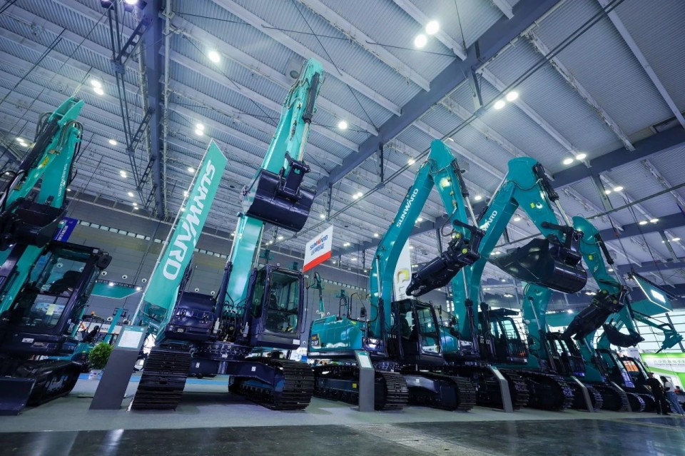 2025 CICEE | 从单一工具迈向多元化解决方案，江南游戏智能呈现非凡挖掘机风采