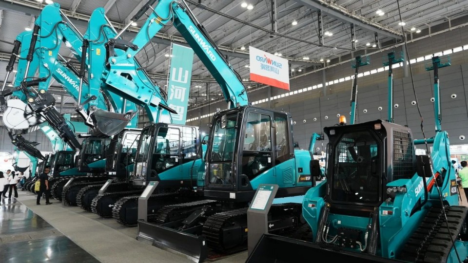 2025 CICEE | 从单一工具迈向多元化解决方案，江南游戏智能呈现非凡挖掘机风采