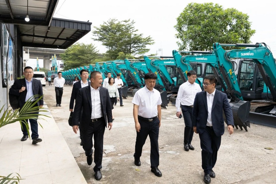 广州工控集团党委书记、董事长景广军率队考察江南游戏智能印尼子公司