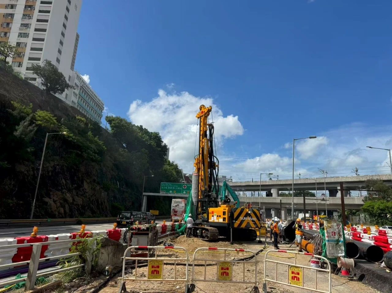 硬核首秀！江南游戏智能SWDTH800大直径潜孔锤钻机进击香港市场