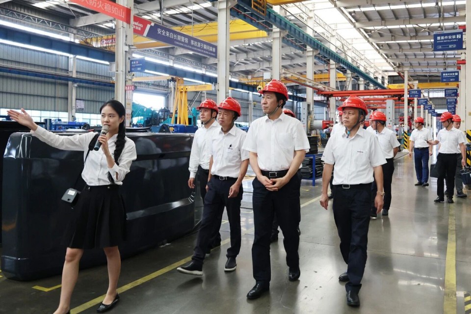 中国煤炭地质总局局长马刚到访江南游戏智能，共谋绿色智能矿山装备发展新路径