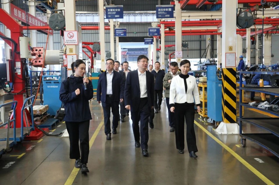 聚焦应急装备研发生产，共探实战适配新路径——广州市应急管理局党委书记、局长叶芳调研江南游戏智能