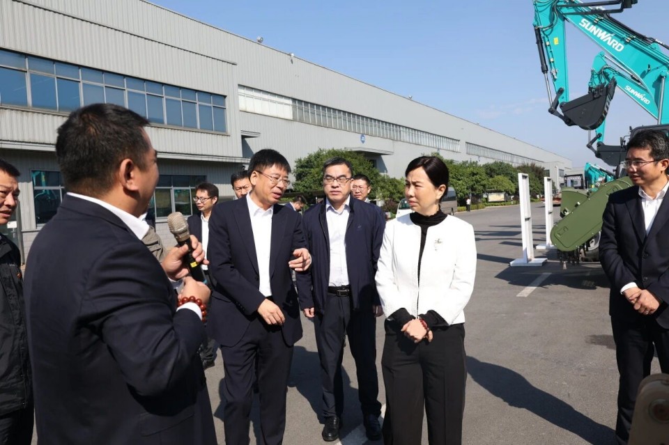 聚焦应急装备研发生产，共探实战适配新路径——广州市应急管理局党委书记、局长叶芳调研江南游戏智能