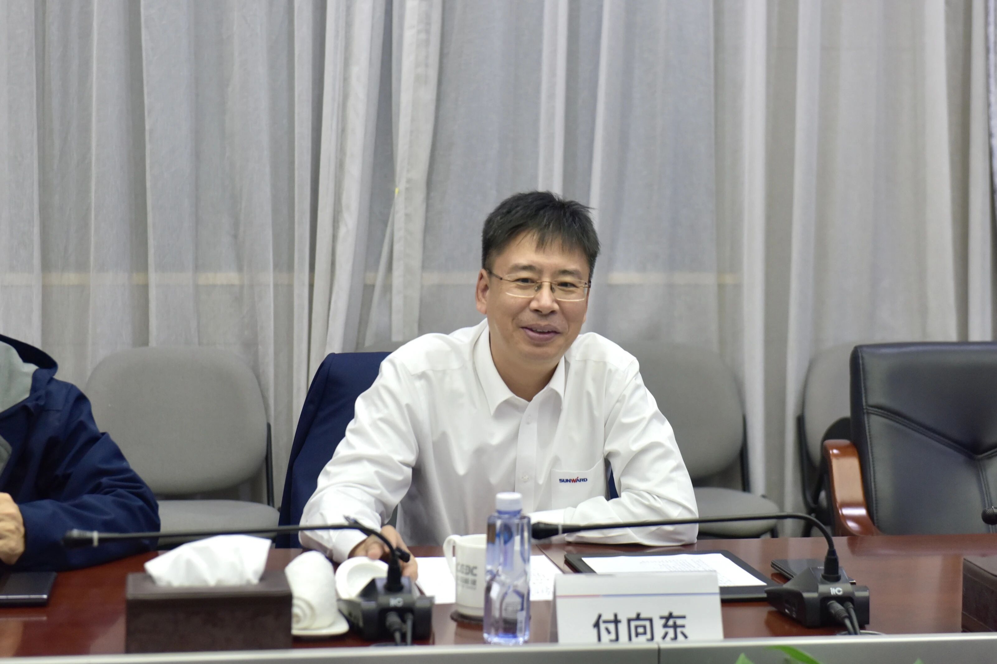 江南游戏智能与易普力开展座谈交流，谱写互利共赢新篇章