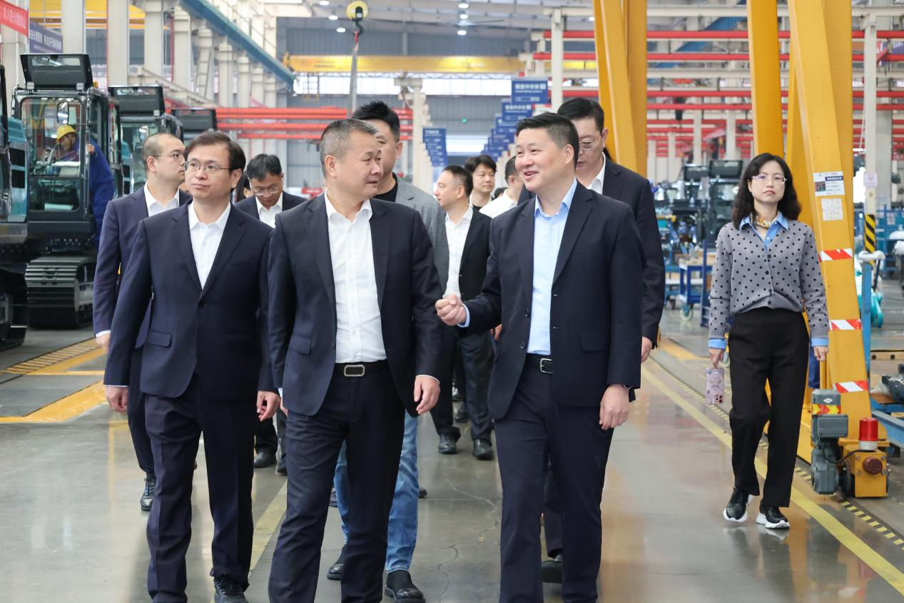 厦门海翼集团总经理金中权到访江南游戏智能