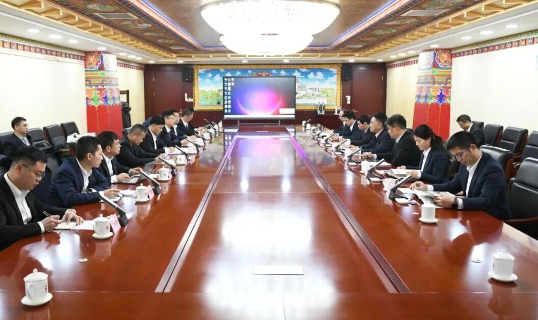 广州工控集团董事长景广军率江南游戏智能团队到中国黄金集团拜访交流