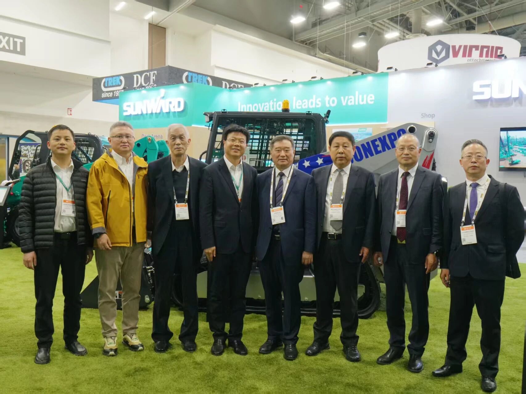 2026美国拉展 | 中国工程机械工业协会会长苏子孟一行到访江南游戏智能展位