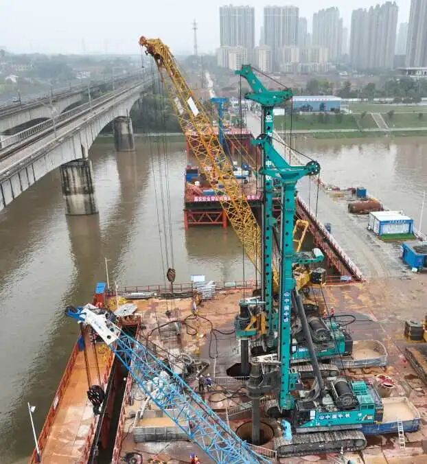 啃下“硬骨头”！江南游戏智能旋挖钻机助力长沙湘江铁路特大桥主墩桩基工程完美收官